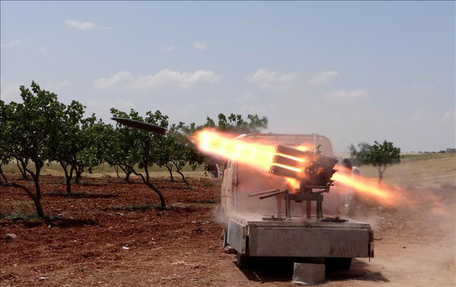 Đạn rocket vẫn bay vào thủ đô Syria, bất chấp lệnh ngừng bắn ảnh 1