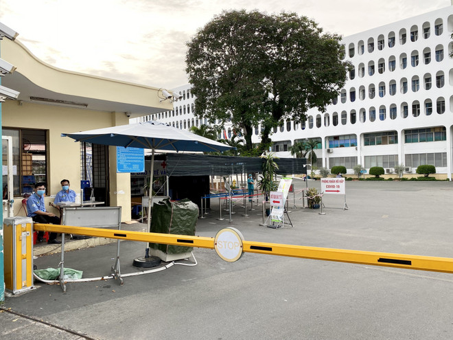 Bệnh viện Bệnh nhiệt đới TP Hồ Chí Minh. (Ảnh: Hồng Giang/TTXVN) Phối hợp liên viện cứu sống mẹ con sản phụ mắc COVID-19 nguy kịch ảnh 1