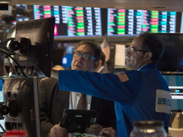 Thị trường chứng khoán Mỹ tăng điểm, đồng bitcoin cao giá ảnh 1