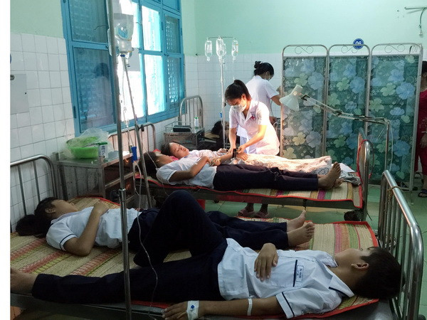 TP.HCM: 142 học sinh sốt, đau bụng, tiêu chảy nghi do ngộ độc ảnh 1