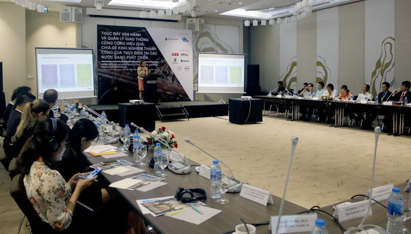 Thụy Điển chia sẻ kinh nghiệm quản lý giao thông công cộng tại TP.HCM ảnh 1