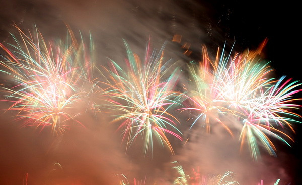 Bữa tiệc ánh sáng đầy bất ngờ trên bầu trời sông Hàn ảnh 1