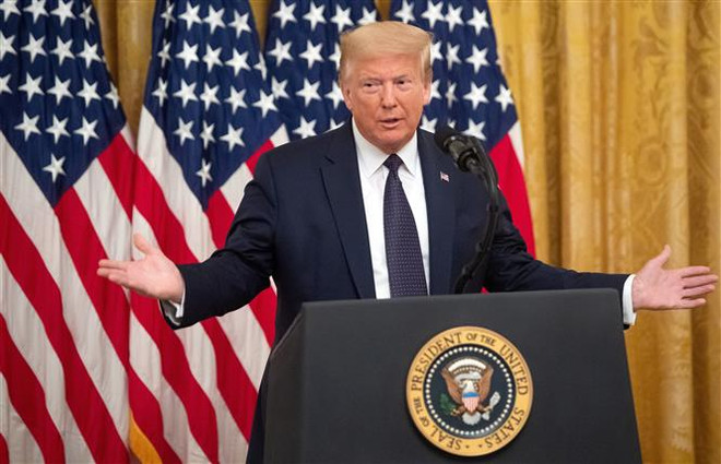 Tổng thống Mỹ Donald Trump phát biểu tại một sự kiện ở Washington, DC. (Ảnh: AFP/TTXVN) Bầu cử Mỹ: Vì sao giới đầu tư lại muốn ông Trump tái đắc cử? ảnh 1