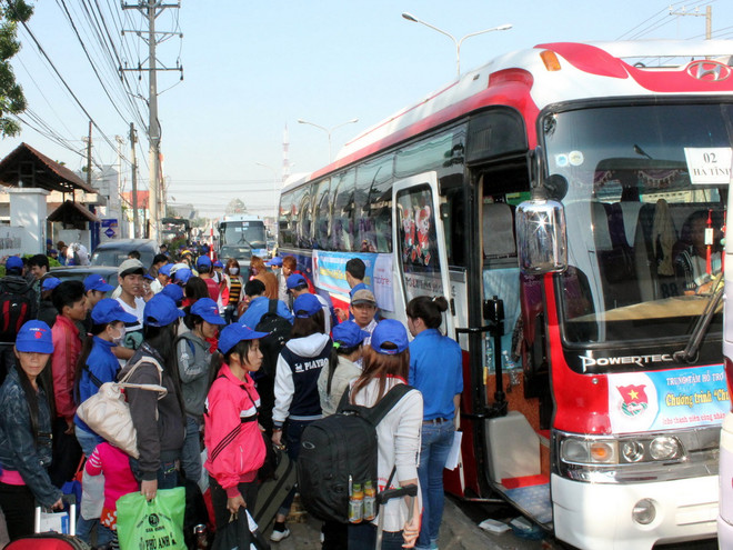 TP.HCM: Hỗ trợ trên 10.000 vé xe Tết cho người lao động ảnh 1