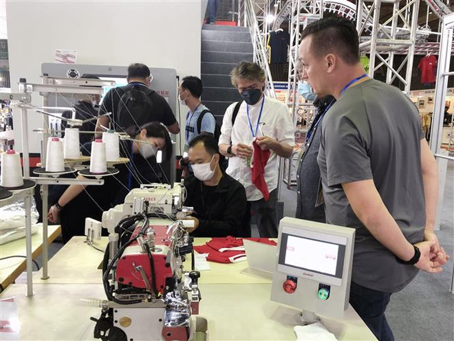 Khai mạc chuỗi triển lãm cung ứng chuyên ngành dệt may ảnh 2