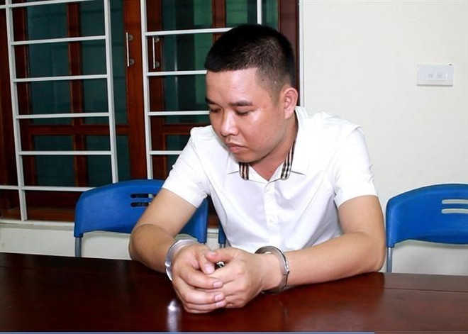 Bắt kẻ cầm đầu đường dây buôn bán pháo nổ từ nước ngoài về Việt Nam ảnh 1