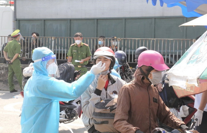 Đề nghị phối hợp, hỗ trợ dân lưu thông đến TP.HCM khi cần thiết ảnh 1