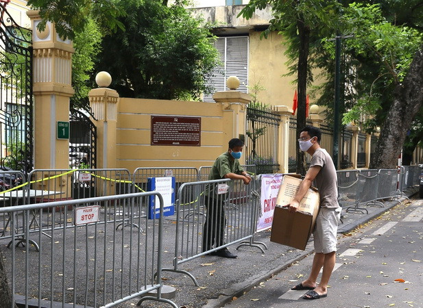 Lãnh đạo Hà Nội yêu cầu tập trung cao, không lơ là chống dịch COVID-19 ảnh 1