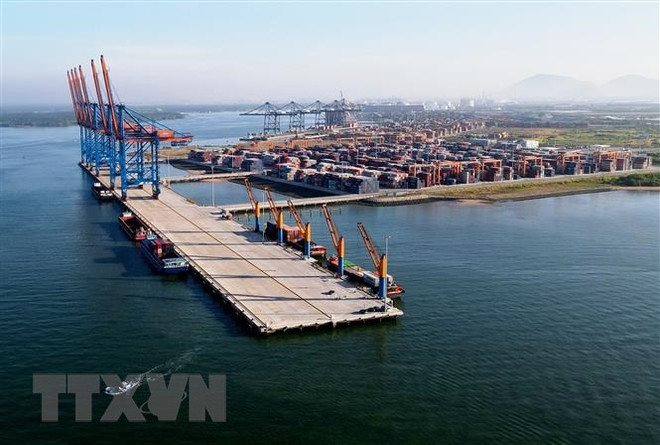 Cụm cảng Cái Mép-Thị Vải (thị xã Phú Mỹ, tỉnh Bà Rịa-Vũng Tàu). (Ảnh: Hồng Đạt/TTXVN) Tăng cường sức mạnh phát triển logistics vùng Đông Nam Bộ ảnh 3