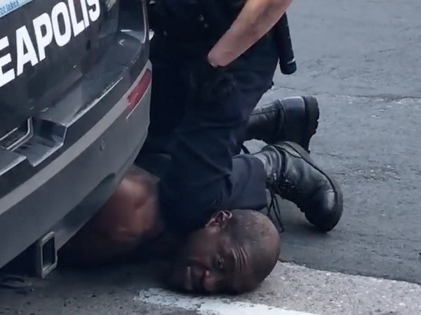 Cảnh sát New York kiện luật mới cấm hành vi chẹt cổ nghi phạm ảnh 1