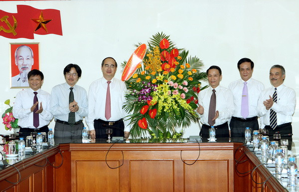 Báo chí phải góp phần tăng cường khối đại đoàn kết dân tộc ảnh 1