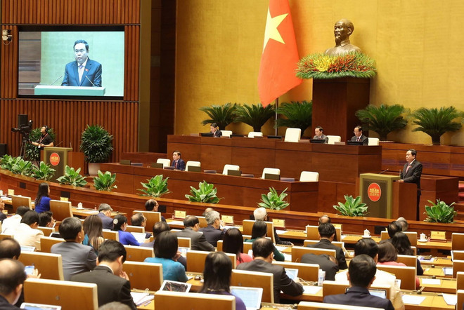 Phó Chủ tịch Thường trực Quốc hội Trần Thanh Mẫn điều hành hoạt động của Ủy ban Thường vụ Quốc hội và Quốc hội phát biểu khai mạc. (Ảnh: TTXVN) ttxvn_2005_tran thanh man (2).jpg