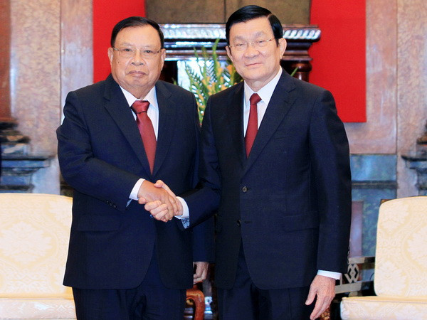 Làm hết sức để vun đắp tình đoàn kết Việt-Lào ngày càng phát triển ảnh 1