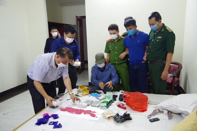 Hà Tĩnh: Bắt đối tượng vận chuyển trái phép số lượng lớn ma túy ảnh 1