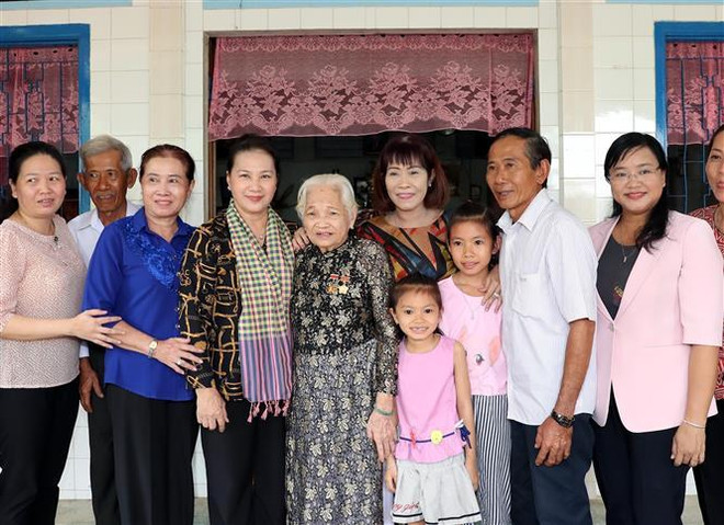 Chủ tịch Quốc hội Nguyễn Thị Kim Ngân thăm làm việc tại tỉnh Đồng Tháp ảnh 6