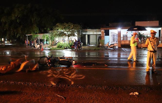 Bình Phước: Xe tải lấn làn tông trực diện xe máy, 2 người tử vong ảnh 1