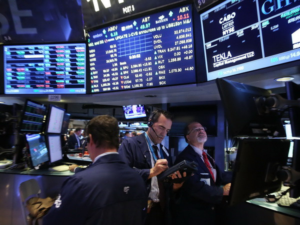 Chứng khoán thế giới bừng sắc xanh sau cuộc họp của Fed ảnh 1