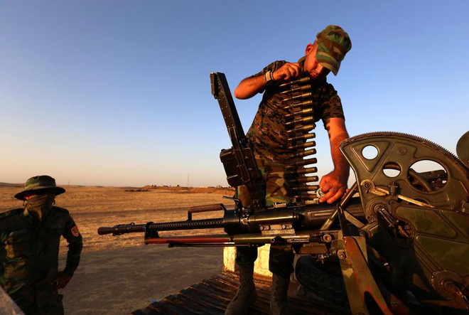 Đức viện trợ tên lửa chống tăng và súng máy cho Iraq chống IS ảnh 1