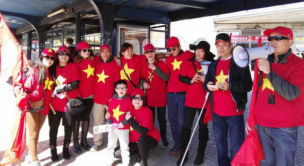 Người Việt tại Séc tự hào trước chiến thắng của U23 Việt Nam ảnh 1