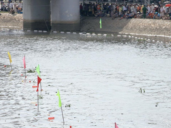 Hai ông cháu chết đuối thương tâm tại bờ kênh ở TP.HCM ảnh 1