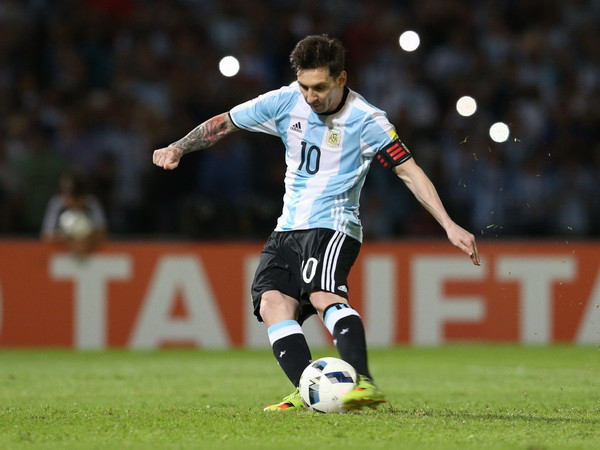 Copa America 2016: Tổ chức giải để Messi giành bóng Vàng? ảnh 1
