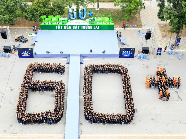 Giờ Trái Đất 2017 gửi gắm thông điệp "Tắt đèn bật tương lai" ảnh 1