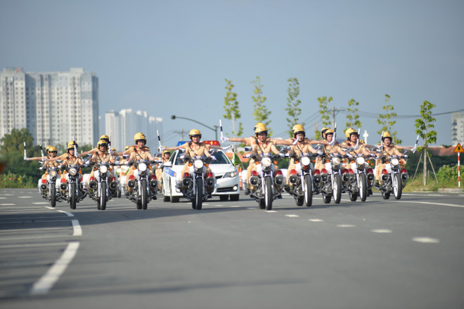 Thành phố Hồ Chí Minh ra mắt đội hình nữ Cảnh sát giao thông dẫn đoàn ảnh 1