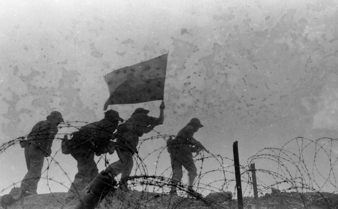 [Photo] Nhìn lại những hình ảnh hào hùng của ngày 30/4/1975 ảnh 1