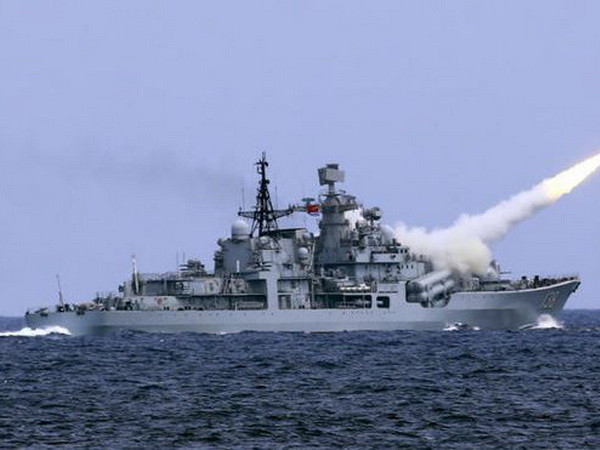 Các khu trục hạm của Trung Quốc tiến hành diễn tập ở Biển Đông ảnh 1