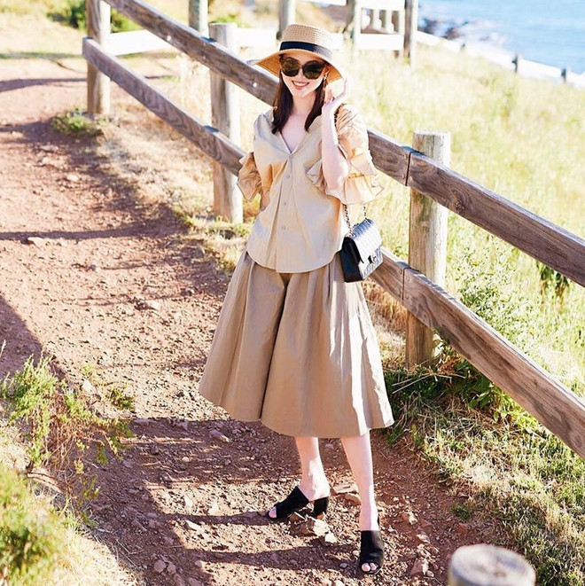 Mix đồ giao mùa ngọt ngào như các quý cô thời trang Việt ảnh 8
