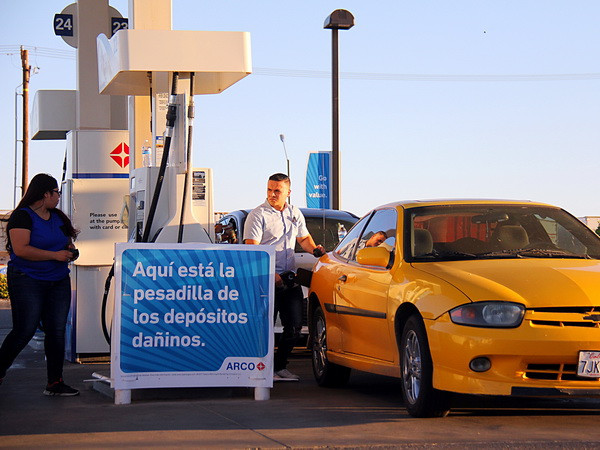 Giá dầu thế giới đảo chiều, lập đỉnh cao nhất trong 27 tháng ảnh 1