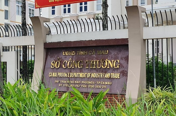 Cảnh cáo Đảng đối với nguyên Giám đốc Sở Công Thương Cà Mau ảnh 1