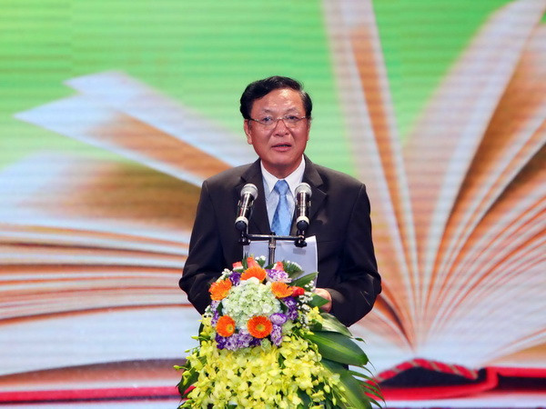 Trao Huân chương Độc lập cho lãnh đạo Bộ Giáo dục và Đào tạo ảnh 1