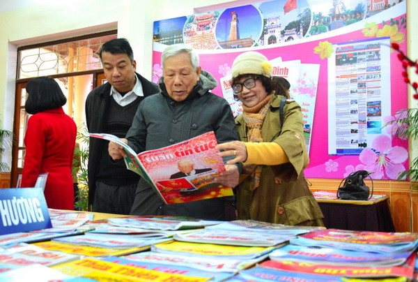 Phong vị Tết trên những tờ báo Xuân thời xưa và nay ảnh 1