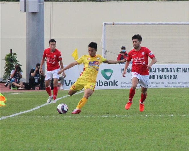 Lee Nguyễn nổ súng, TP.HCM vẫn đánh rơi chiến thắng ở phút bù giờ ảnh 2