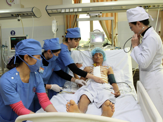 Phát huy vai trò lãnh đạo của tổ chức Đảng trong các bệnh viện ảnh 1