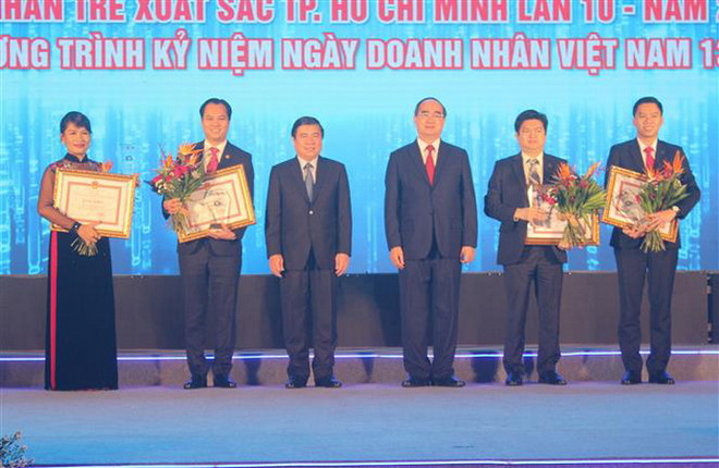 TP.HCM vinh danh 17 doanh nhân trẻ xuất sắc, tiêu biểu năm 2018 ảnh 1