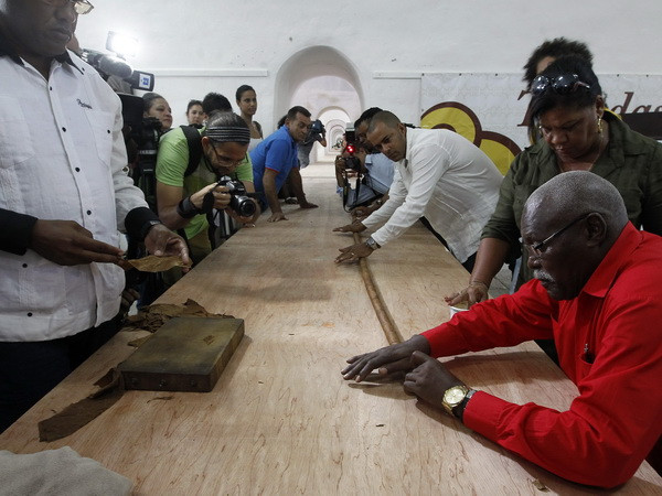 Nghệ nhân Cuba lập kỷ lục Guiness mừng sinh nhật Fidel Castro ảnh 2