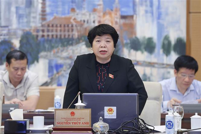 Tạo điều kiện để giáo viên và cán bộ giáo dục yên tâm cống hiến ảnh 2