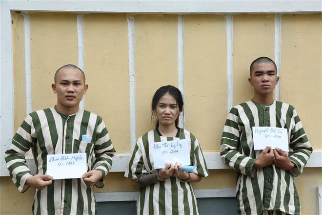 Bình Dương: Giữ người trái pháp luật để ép làm tiếp viên quán karaoke ảnh 1