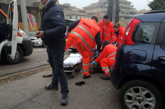 Nổ súng tại Italy, ít nhất bốn người nhập cư gốc Phi bị thương ảnh 1