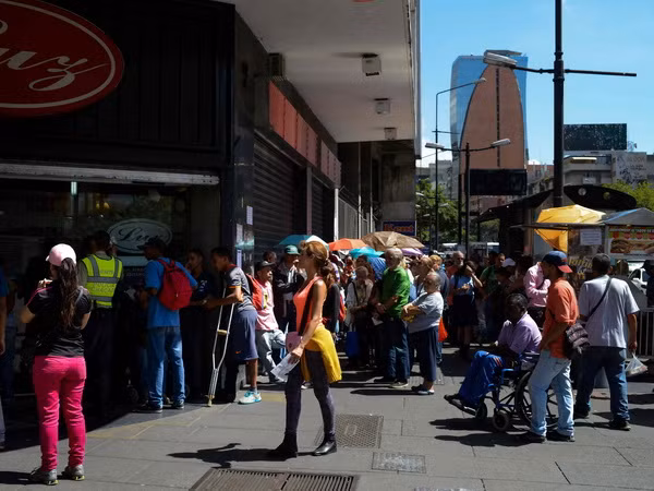 Venezuela cam kết hoàn thành thanh toán với các chủ nợ nước ngoài ảnh 1