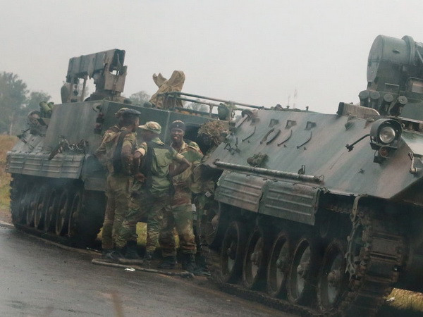 Các sỹ quan quân đội Zimbabwe bác bỏ thông tin đảo chính ảnh 1