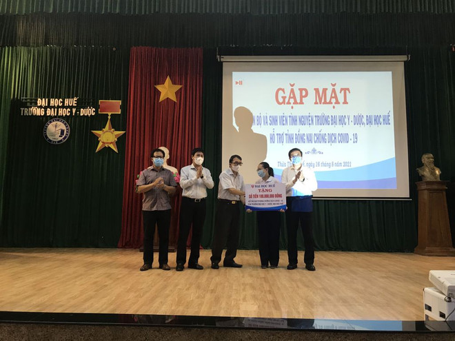 Hỗ trợ nhân lực, dụng cụ y tế giúp các tình phía Nam đẩy lùi dịch bệnh ảnh 1