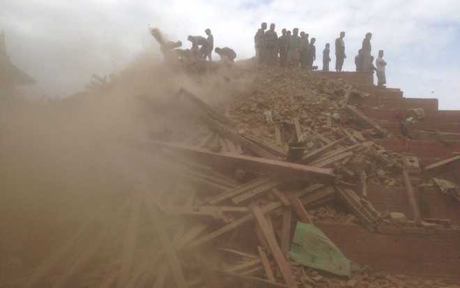 [Photo] Tàn phá ở Nepal sau trận động đất mạnh 7,9 độ Richter ảnh 2