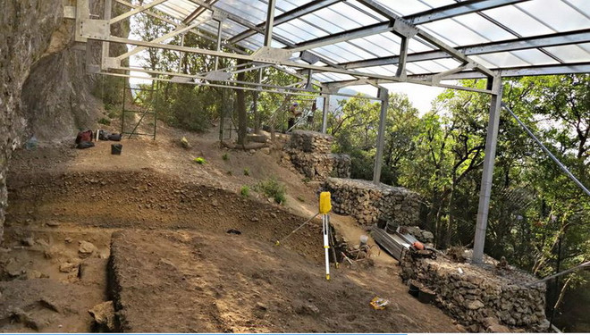 Loài người hiện đại tại châu Âu sử dụng cung tên cách đây 54.000 năm ảnh 1