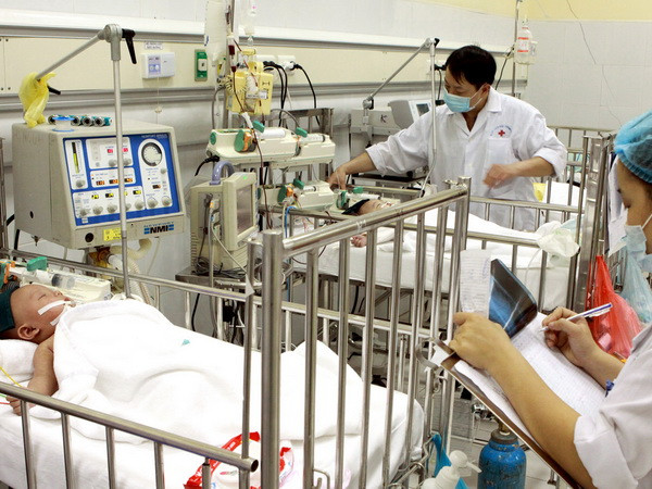 Hơn 80 tỷ đồng và 12 máy thở để phòng chống bệnh sởi ảnh 1