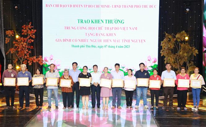 TP.HCM: Trên 2,8 triệu lượt người tham gia hiến máu tình nguyện ảnh 2