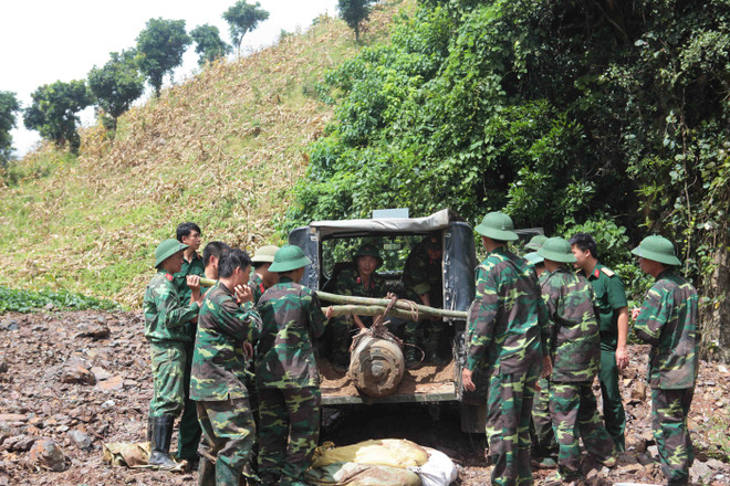 Tỉnh Sơn La đã hủy nổ thành công quả bom nặng hơn 340kg ảnh 1