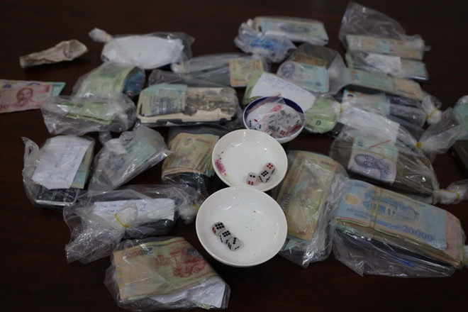 Tây Ninh: Triệt xóa tụ điểm đánh bạc, tạm giữ hình sự 14 đối tượng ảnh 1